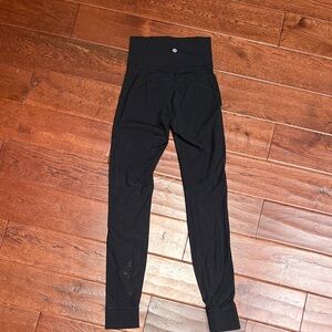 lululemon athletica Black sz 4 Leggings with mesh.